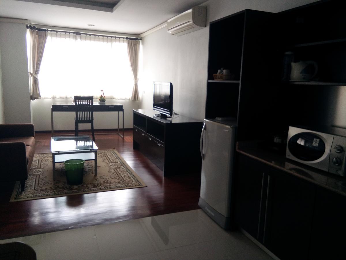 The Park 304 Executive Serviced Apartment Si Maha Phot Екстериор снимка