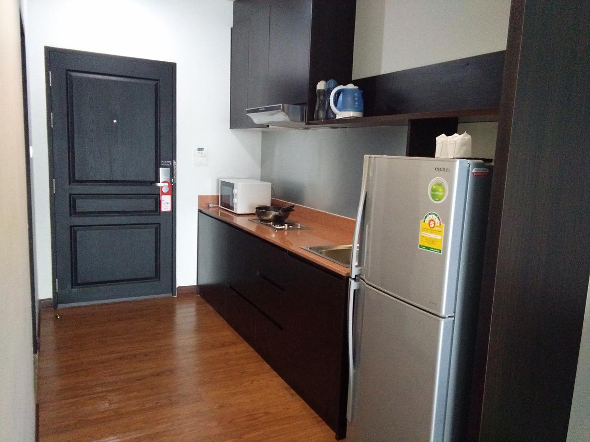 The Park 304 Executive Serviced Apartment Si Maha Phot Екстериор снимка