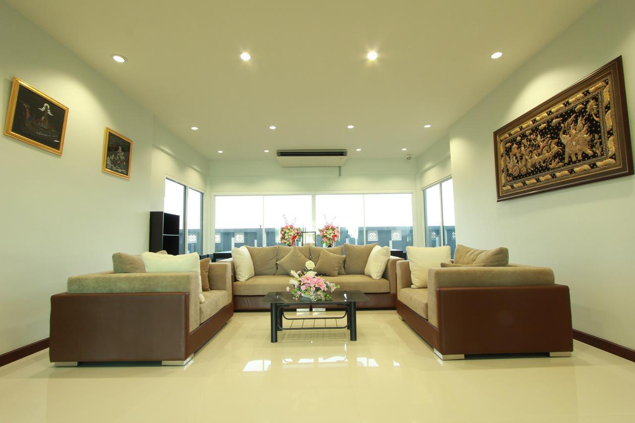 The Park 304 Executive Serviced Apartment Si Maha Phot Екстериор снимка
