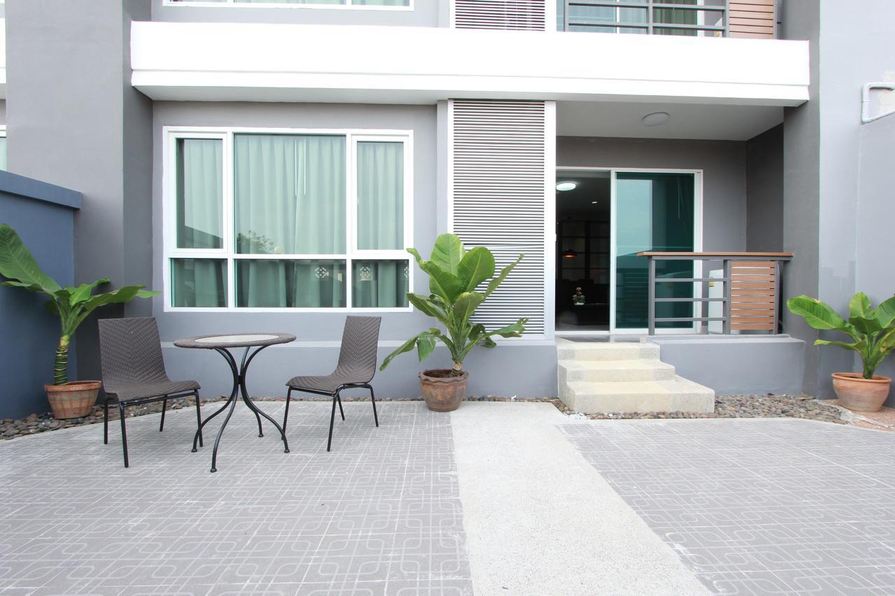 The Park 304 Executive Serviced Apartment Si Maha Phot Екстериор снимка