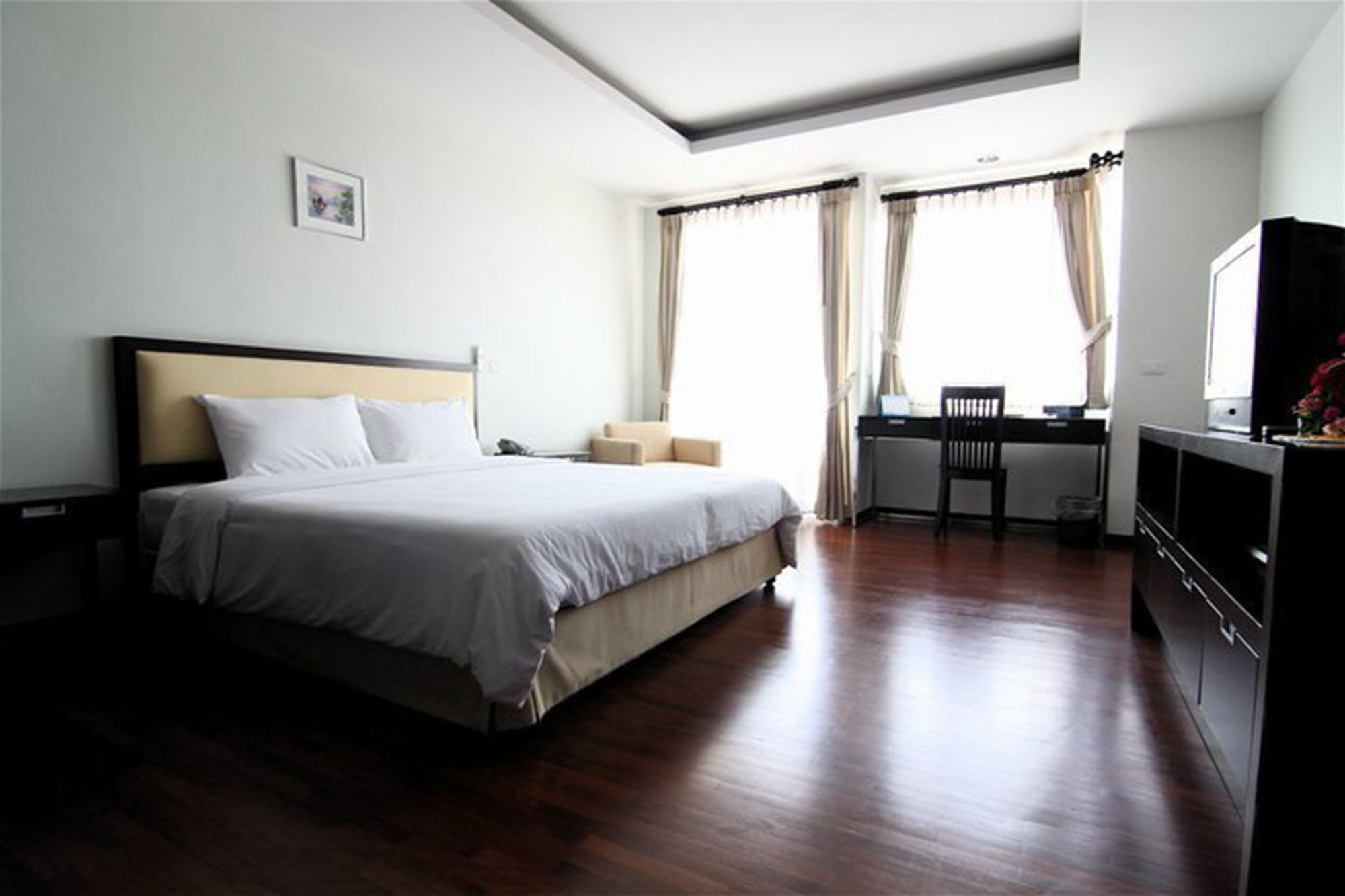 The Park 304 Executive Serviced Apartment Si Maha Phot Екстериор снимка