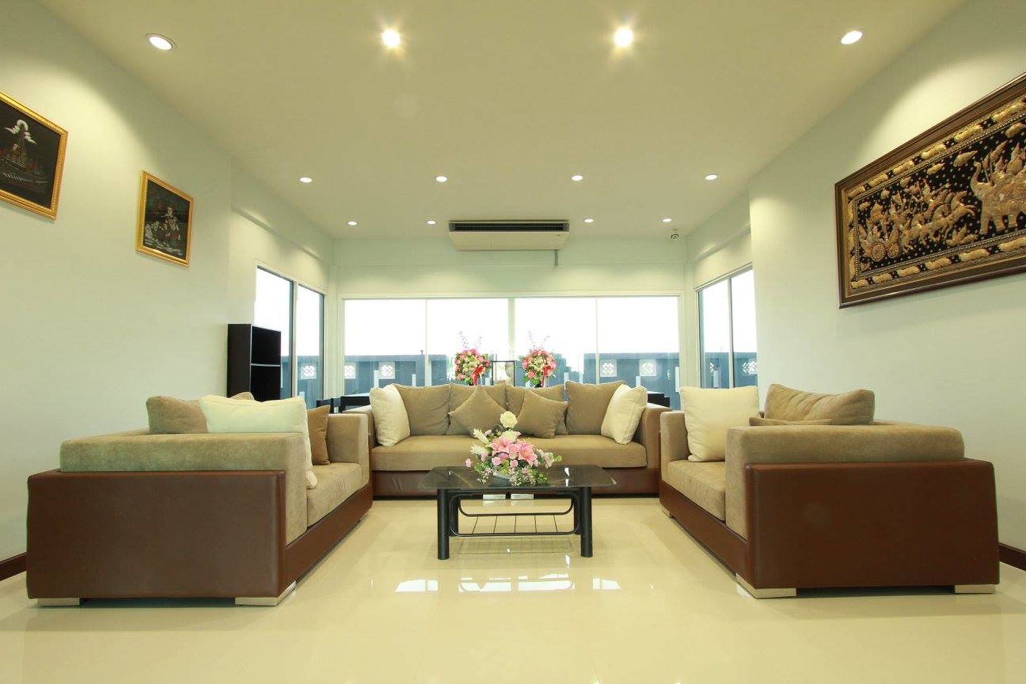 The Park 304 Executive Serviced Apartment Si Maha Phot Екстериор снимка